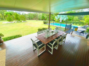 Country Homestead on 2 acres close to Sirromet